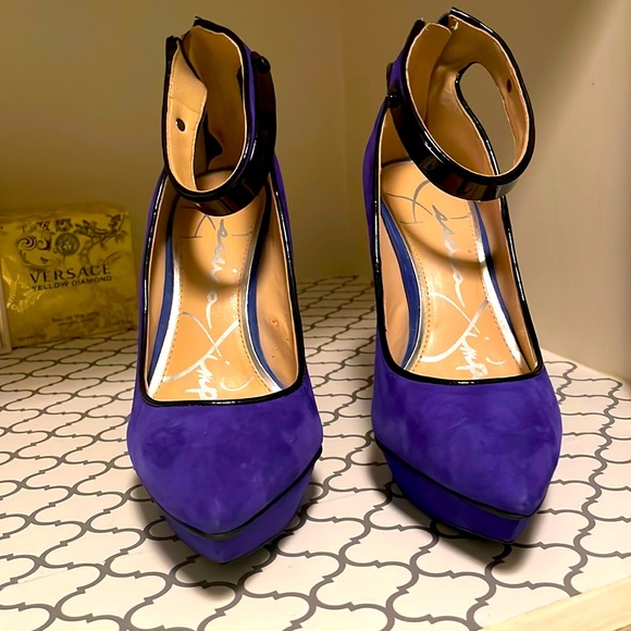 Jessica Simpson suede pump. Zipper back. Dark purple in color. - Picture 1 of 4